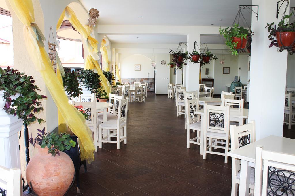 Andalucia Beach Hotel Елените Экстерьер фото