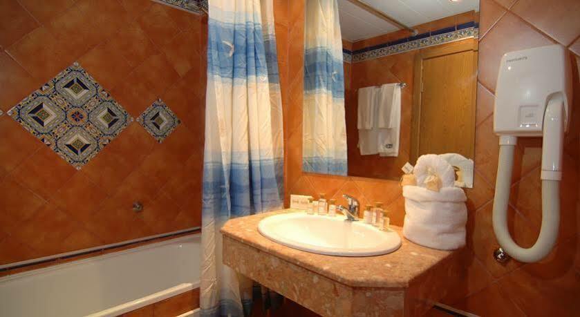 Andalucia Beach Hotel Елените Экстерьер фото